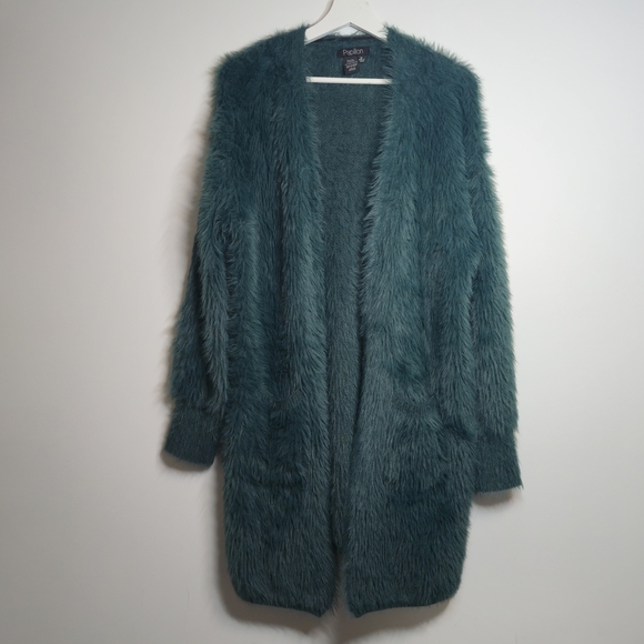 Papillon Fuzzy Cardigan Size M - Picture 2 of 10
